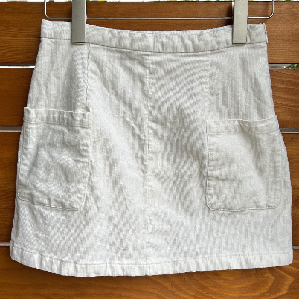 Mini skirt.  Corduroy. Cream.